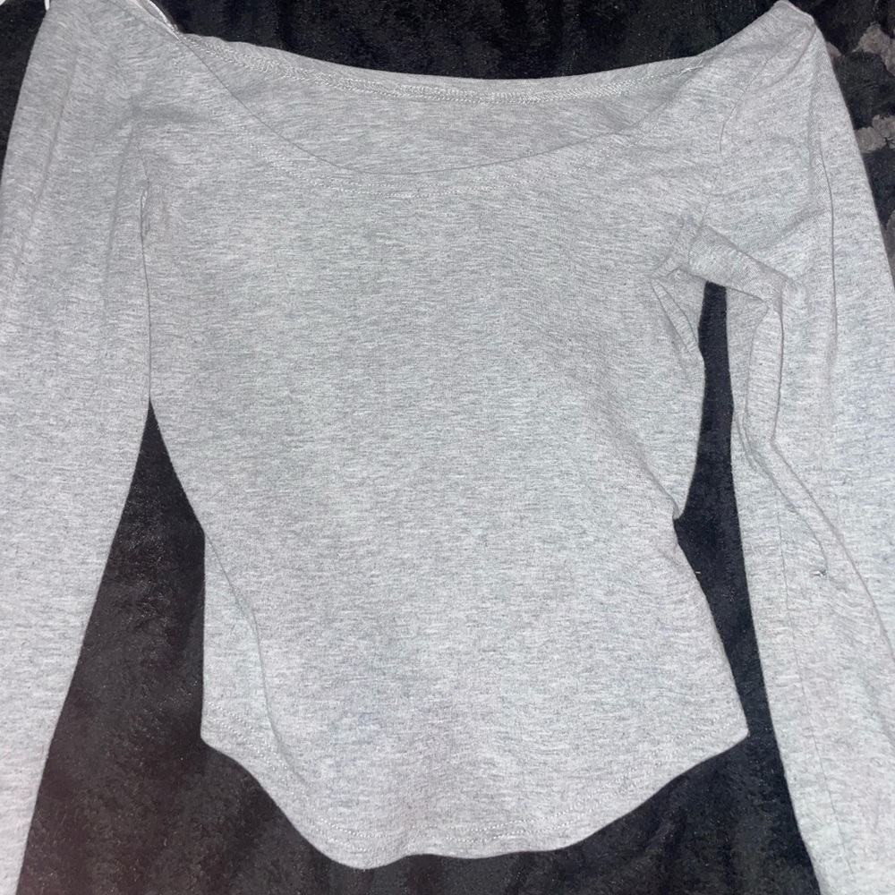 Off the shoulder gray long sleeve shirt